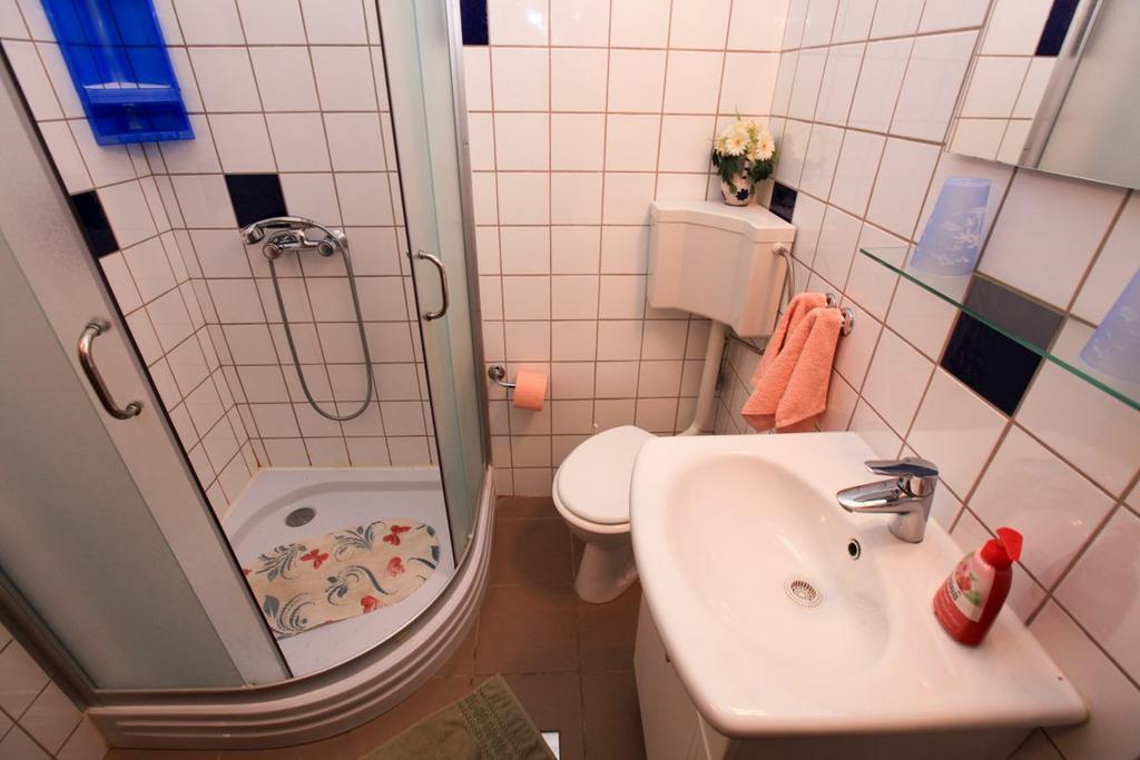 Apartments Franc Povljana Room photo