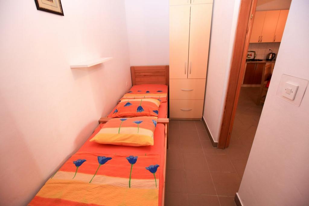 Apartments Franc Povljana Room photo