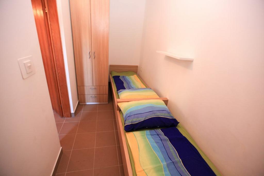 Apartments Franc Povljana Room photo